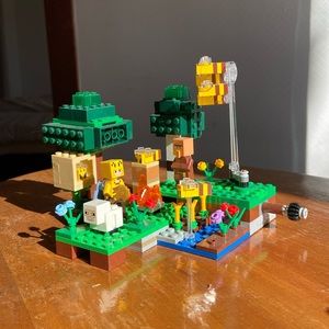 Minecraft Lego The Bee Farm 21165